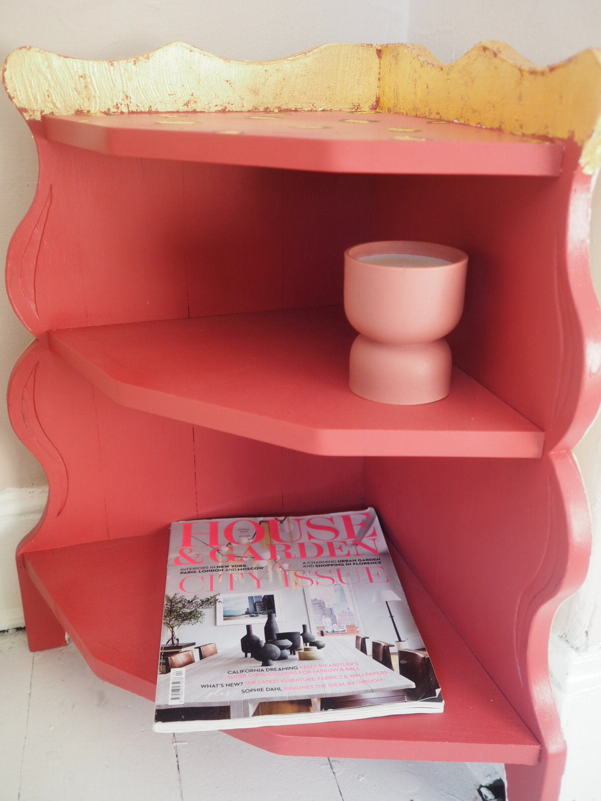 Pink and gold leopard print corner unit